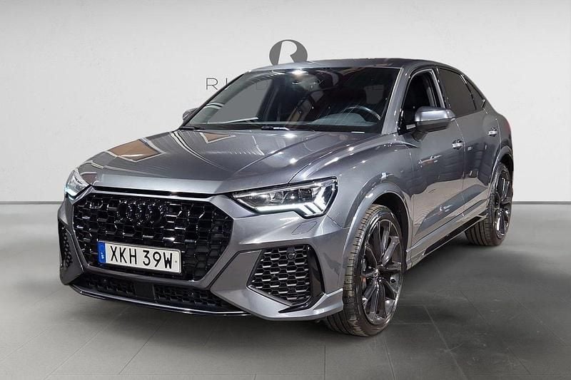 Mörkgrå Begagnad 2020 Audi RS Q3 SUV | 539 900 kr - Bild 1/3