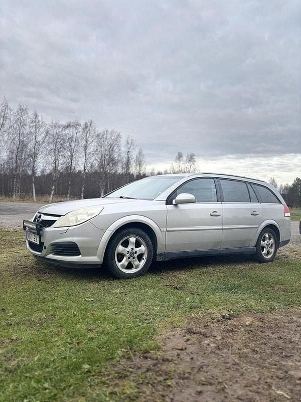 Grå Begagnad 2006 Opel Vectra Kombi | 6 500 kr (Superpris) - Bild 1/4