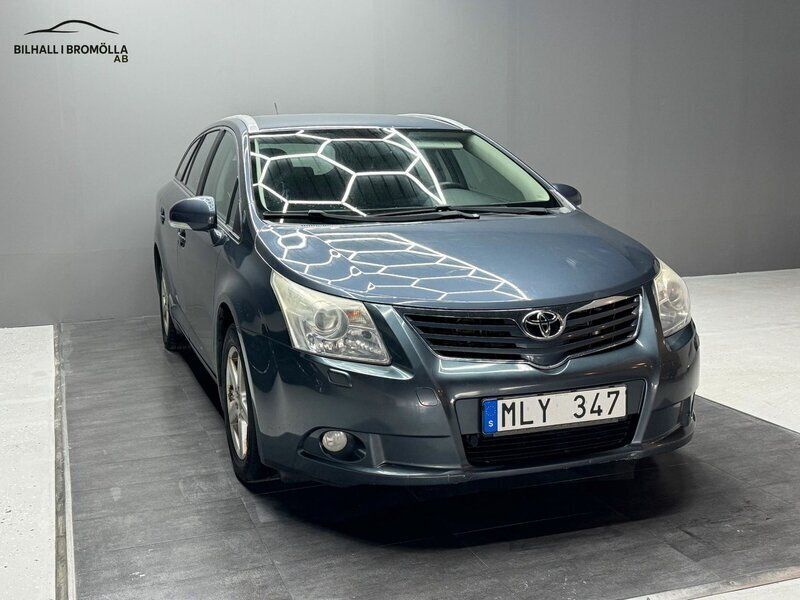 Mörkblå (blå) Begagnad 2010 Toyota Avensis Business Edition Kombi | 47 900 kr (Superpris) - Bild 1/4
