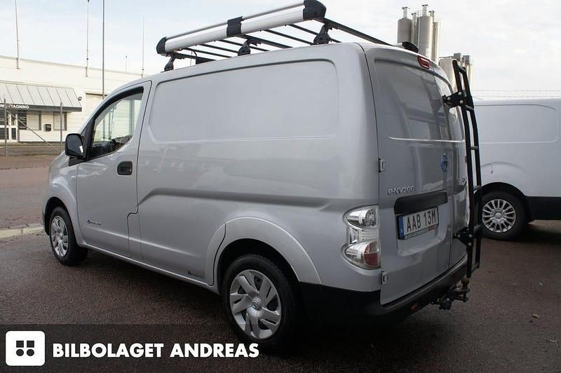 Begagnad Nissan e-NV200 80 kW (109 HK) 2021 Silver Minibuss