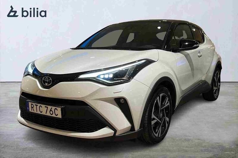Vit Begagnad 2022 Toyota C-HR SUV | 274 500 kr - Bild 1/1