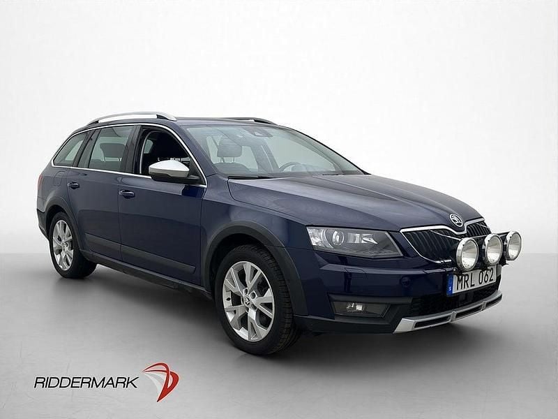 Begagnad Skoda Octavia Scout 184 HK (135 kW) 2015 Blå Kombi