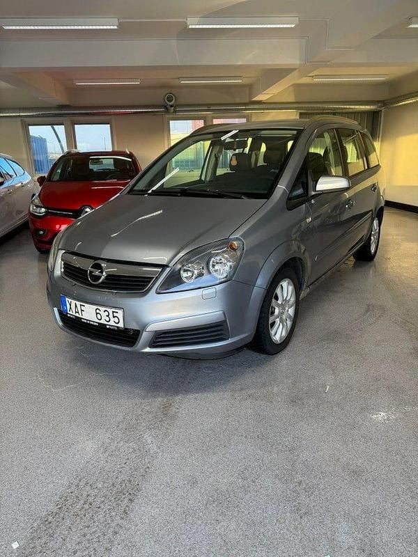 Grå Begagnad 2006 Opel Zafira Minibuss | 19 900 kr (Bra pris) - Bild 1/4