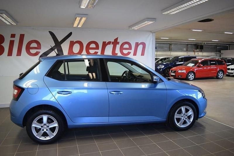Begagnad Skoda Fabia Style 95 HK (69 kW) 2018 Blå