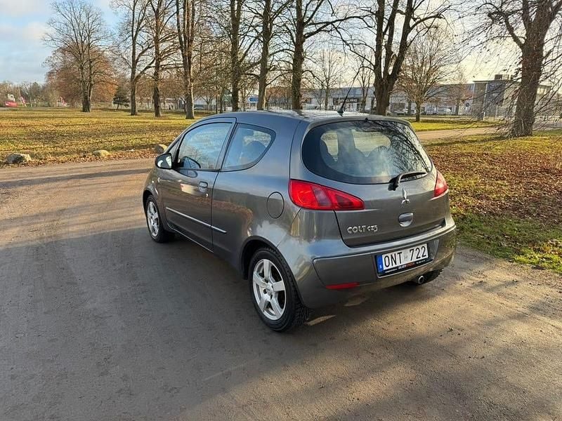Begagnad Mitsubishi Colt 95 HK (69 kW) 2007 Grå Halvkombi