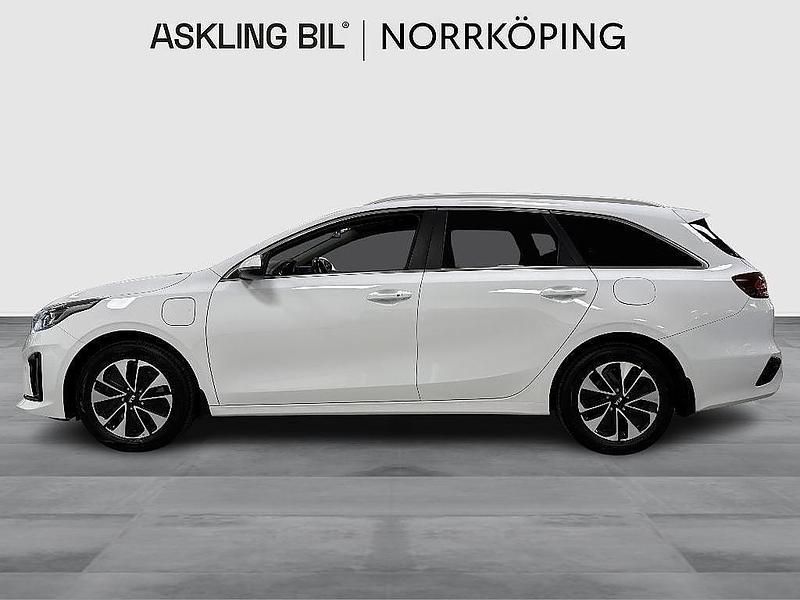 Begagnad Kia Ceed Sportswagon 141 HK (103 kW) 2020 Vit Kombi