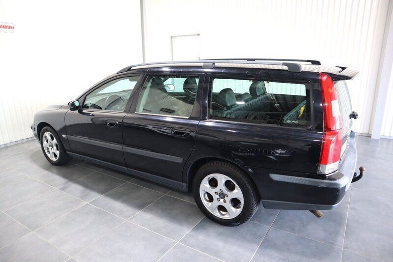 Begagnad Volvo V70 Business Edition 141 HK (103 kW) 2003 Svart Kombi
