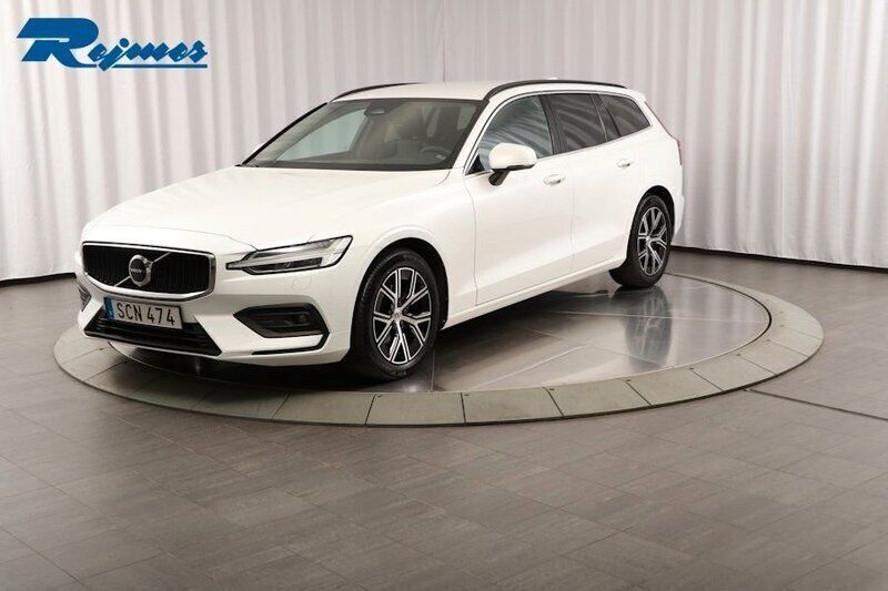 Vit Begagnad 2022 Volvo V60 Core Kombi | 289 800 kr (Marknadspris) - Bild 1/4