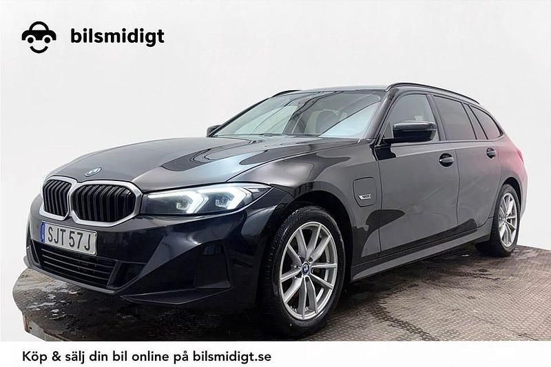 Begagnad BMW 330 292 HK (214 kW) 2023 Svart Kombi