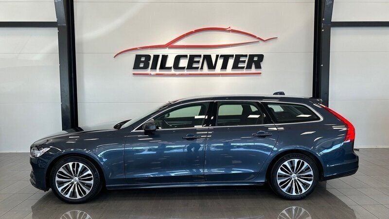 Mörkblå (blå) Begagnad 2020 Volvo V90 Momentum Kombi | 238 900 kr (Lite dyr) - Bild 1/4