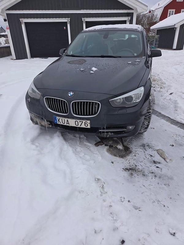 Metallic Begagnad 2010 BMW 530 Gran Turismo Halvkombi | 110 000 kr (Marknadspris) - Bild 1/4