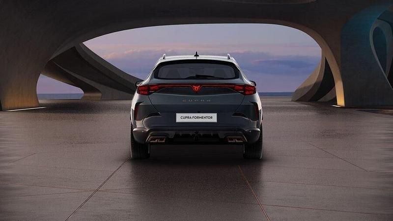 Blå (fiord blue) Ny 2025 Cupra Formentor SUV | 450 800 kr (Lite dyr) - Bild 1/4