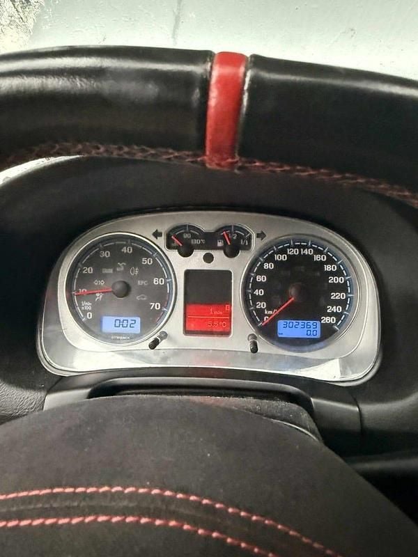 Begagnad VW Golf IV GTI 180 HK (132 kW) 2003 Halvkombi