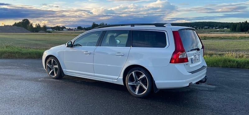 Begagnad 2013 Volvo V70 Kombi | 109 900 kr (Marknadspris) - Bild 1/3