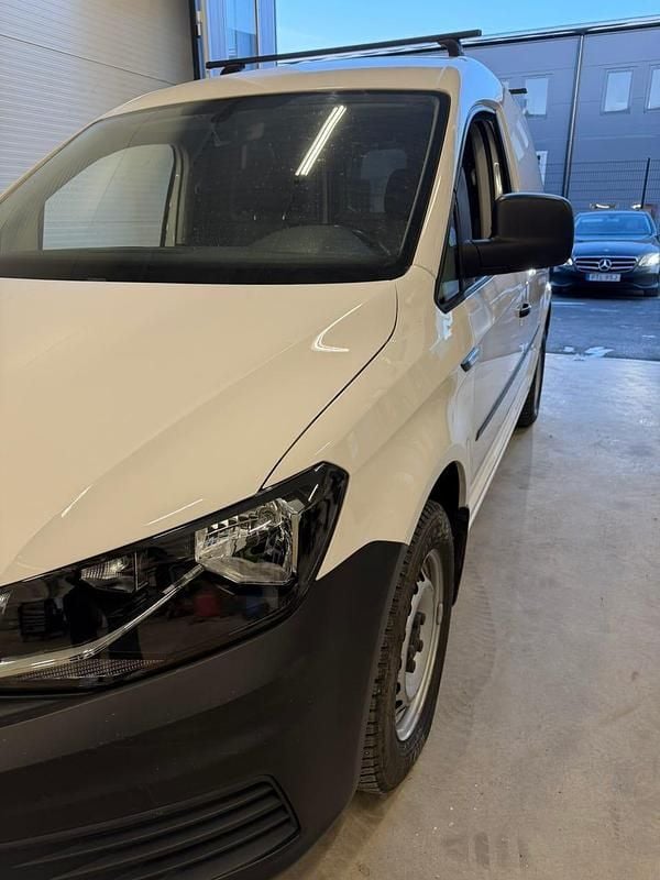 Begagnad VW Caddy 75 HK (55 kW) 2019 Minibuss