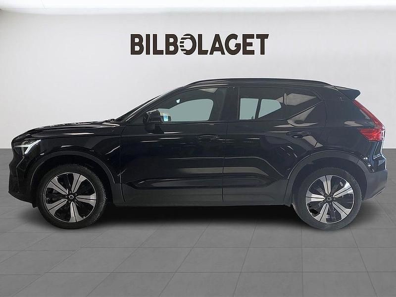Begagnad Volvo XC40 Core 154 kW (210 HK) 2022 Svart SUV