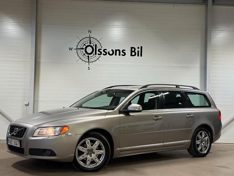 Ljusbrun Begagnad 2009 Volvo V70 Momentum Kombi | 59 900 kr (Marknadspris) - Bild 1/4