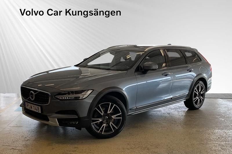 Blå Begagnad 2017 Volvo V90 CC Pro Kombi | 349 900 kr (Marknadspris) - Bild 1/4