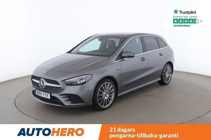 Mörkgrå Begagnad 2020 Mercedes B250e AMG line Minibuss | 330 000 kr (Dyr) - Bild 1/4