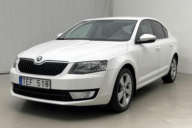 Vit Begagnad 2013 Skoda Octavia Elegance | 96 500 kr - Bild 1/4