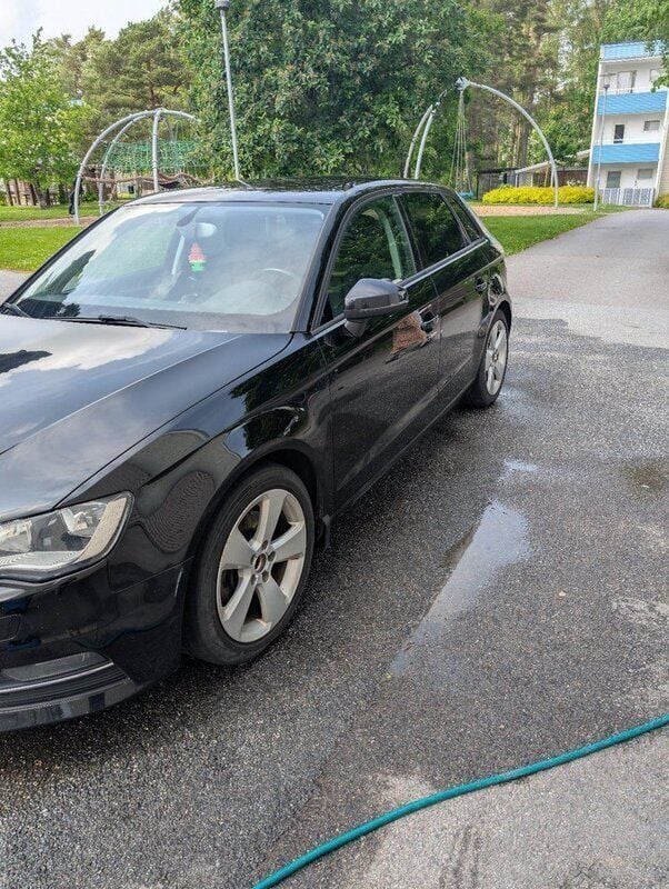 Svart Begagnad 2014 Audi A3 Sportback Ambition Halvkombi | 109 000 kr (Superpris) - Bild 1/1