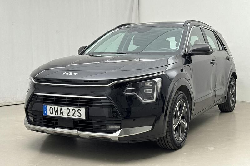 Svart Begagnad 2023 Kia Niro SUV | 182 000 kr - Bild 1/4