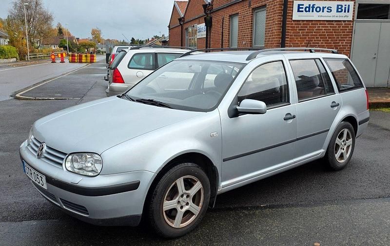Silver Begagnad 2001 VW Golf IV Basis Kombi | 29 900 kr - Bild 1/4