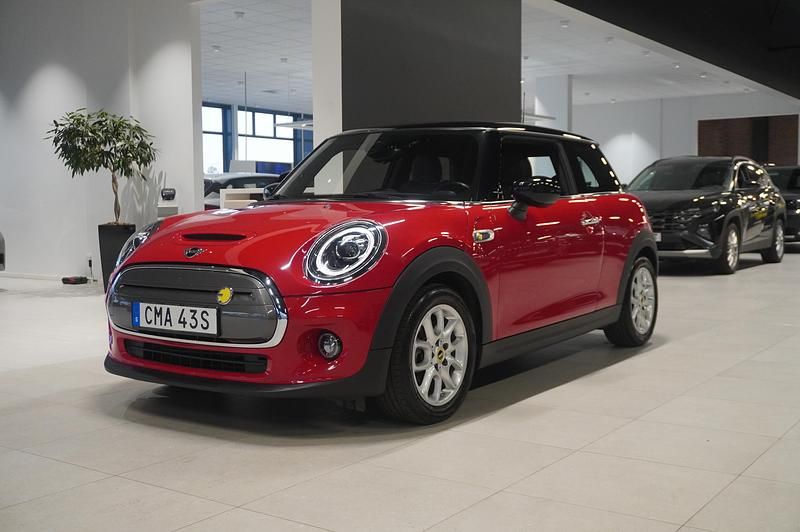 Röd Begagnad 2021 Mini Cooper SE Halvkombi | 204 800 kr - Bild 1/4