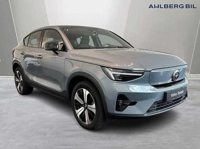 Grå Begagnad 2022 Volvo EC40 Plus SUV | 340 000 kr (Marknadspris) - Bild 1/3
