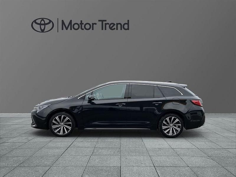 Begagnad Toyota Corolla Style 124 HK (91 kW) 2022 Svart Kombi