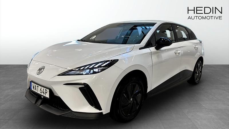 Vit (white) Begagnad 2023 MG MG4 EV Halvkombi | 224 900 kr (Bra pris) - Bild 1/4