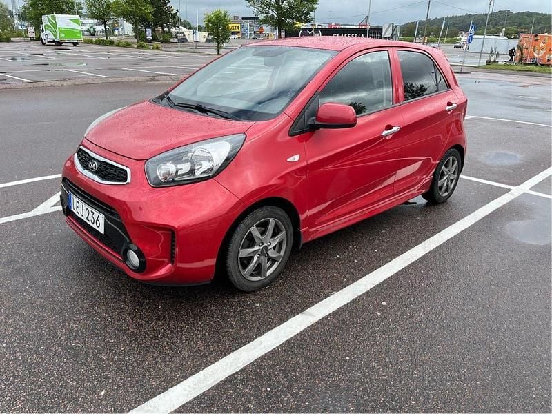 Röd Begagnad 2016 Kia Picanto Halvkombi | 72 500 kr (Marknadspris) - Bild 1/4