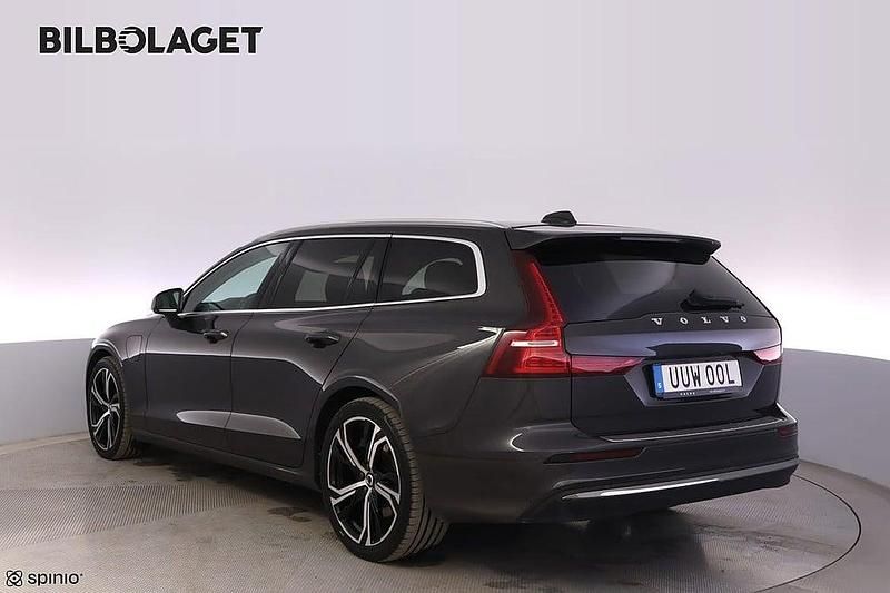 Begagnad Volvo V60 Core 253 HK (186 kW) 2022 Grå Kombi