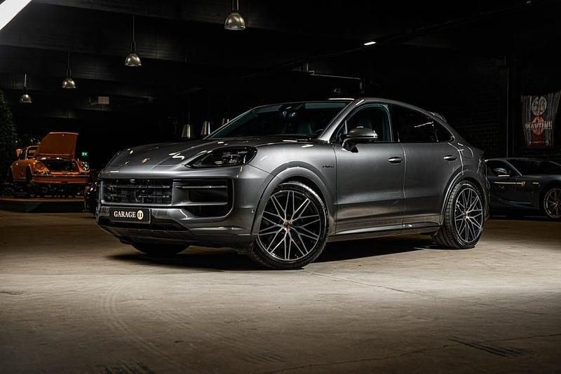 Begagnad Porsche Cayenne 471 HK (346 kW) 2025 Grå SUV
