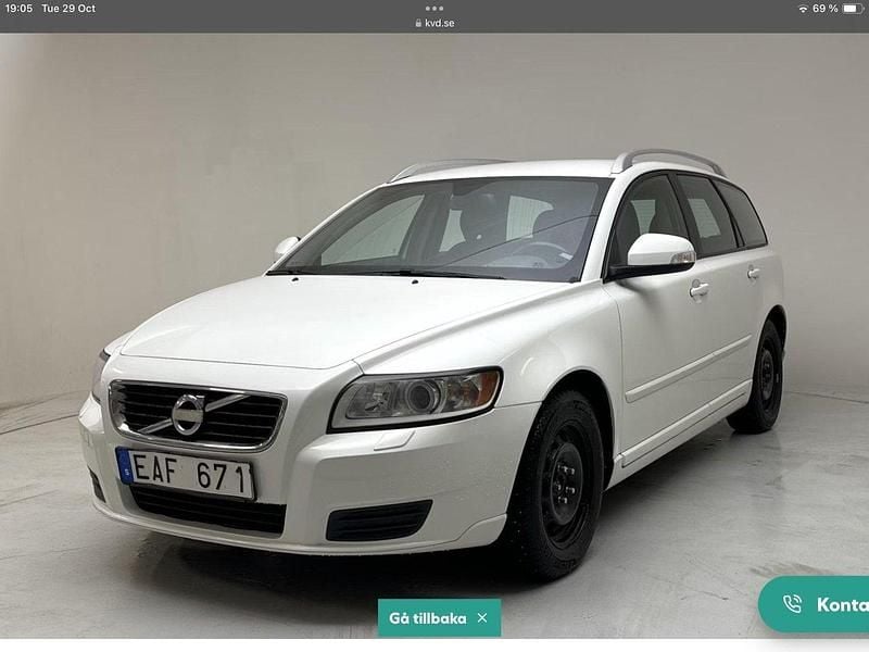 Vit Begagnad 2012 Volvo V50 Kinetic Kombi | 63 900 kr (Marknadspris) - Bild 1/4