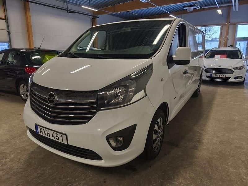 Begagnad Opel Vivaro 120 HK (88 kW) 2016 Vit Minibuss