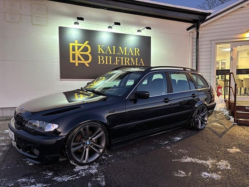Svart Begagnad 2003 BMW 325 Kombi | 29 900 kr (Superpris) - Bild 1/4
