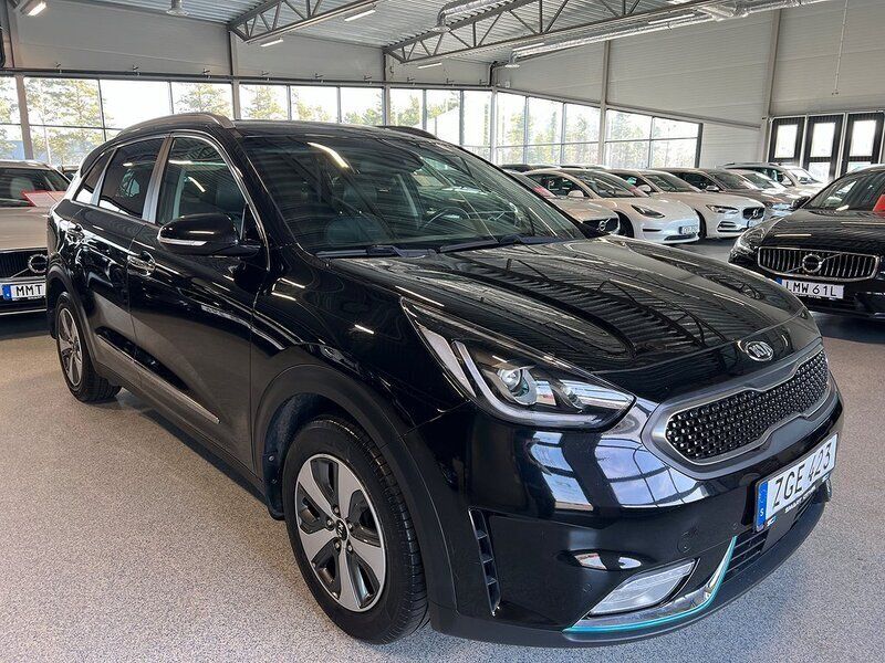 Svart Begagnad 2018 Kia Niro Advance SUV | 172 900 kr (Marknadspris) - Bild 1/4
