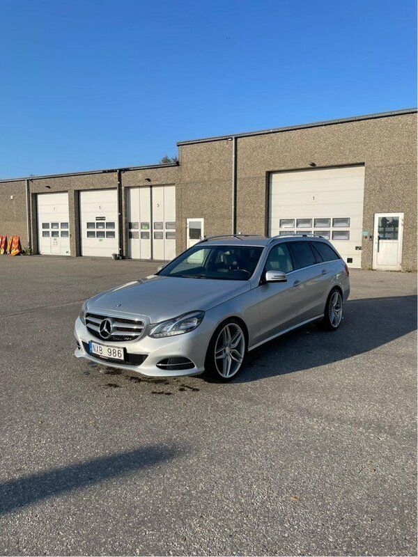 Silver Begagnad 2014 Mercedes E220 Kombi | 119 000 kr (Marknadspris) - Bild 1/4