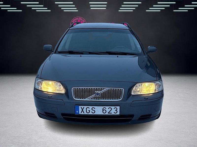 Begagnad Volvo V70 Business Edition 140 HK (102 kW) 2005 Grå Kombi
