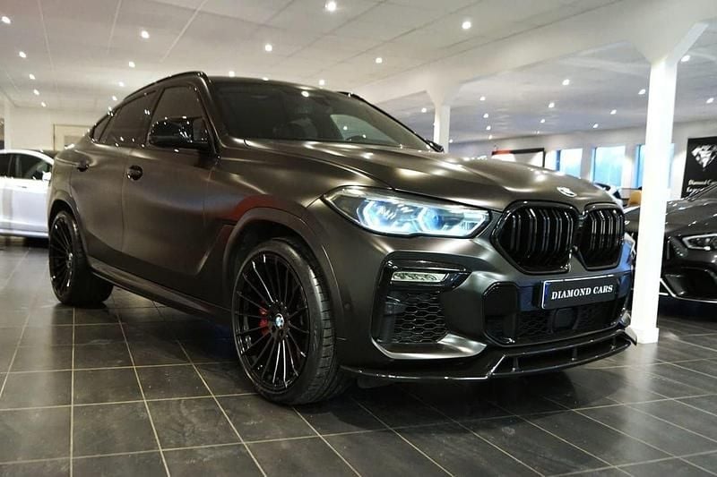 Grå Begagnad 2020 BMW X6 M50 M Sport SUV | 759 000 kr (Marknadspris) - Bild 1/4