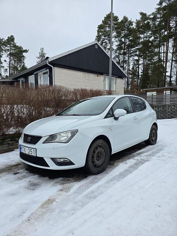 Begagnad Seat Ibiza 105 HK (77 kW) 2013