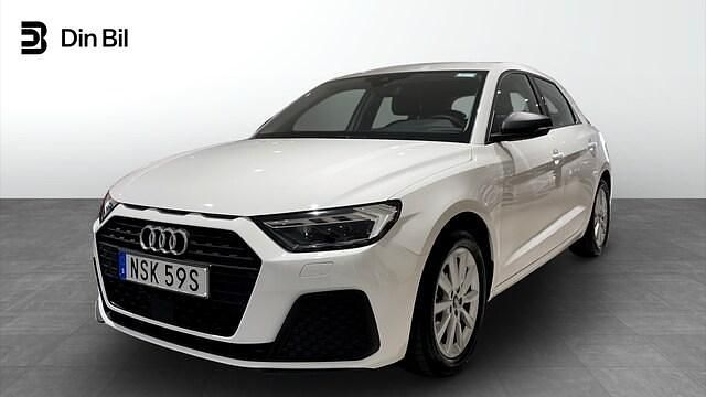 Cortinavit Begagnad 2024 Audi A1 Sportback Proline Halvkombi | 239 000 kr (Marknadspris) - Bild 1/4