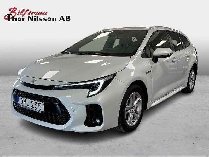 Vit Begagnad 2023 Suzuki Swace Kombi | 299 500 kr (Marknadspris) - Bild 1/4