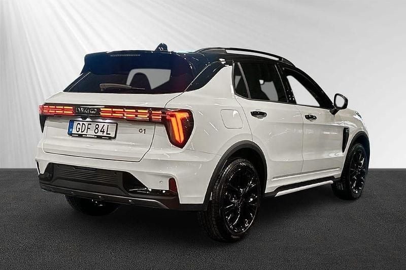 Begagnad Lynk & Co 01 283 HK (208 kW) 2024 Vit SUV