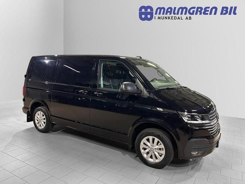 Svartmetallic Begagnad 2023 VW T6.1 Van | 398 750 kr (Marknadspris) - Bild 1/4
