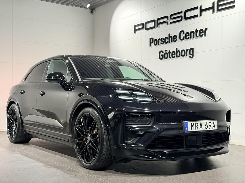 Begagnad Porsche Macan Turbo 469 kW (639 HK) 2024 Svart SUV