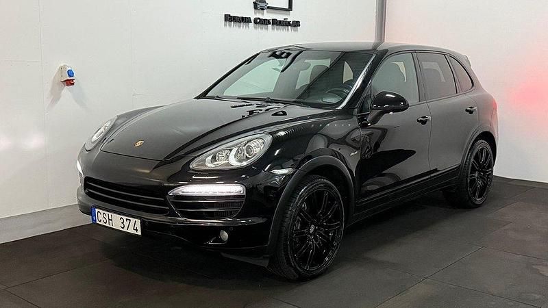 Svart Begagnad 2010 Porsche Cayenne SUV | 189 900 kr (Marknadspris) - Bild 1/4