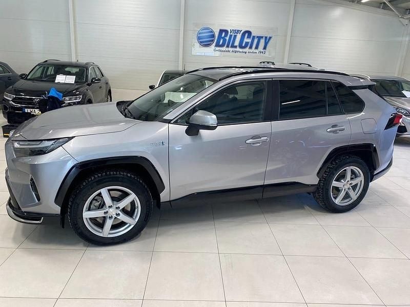 Begagnad Toyota RAV4 306 HK (225 kW) 2024 Silver SUV