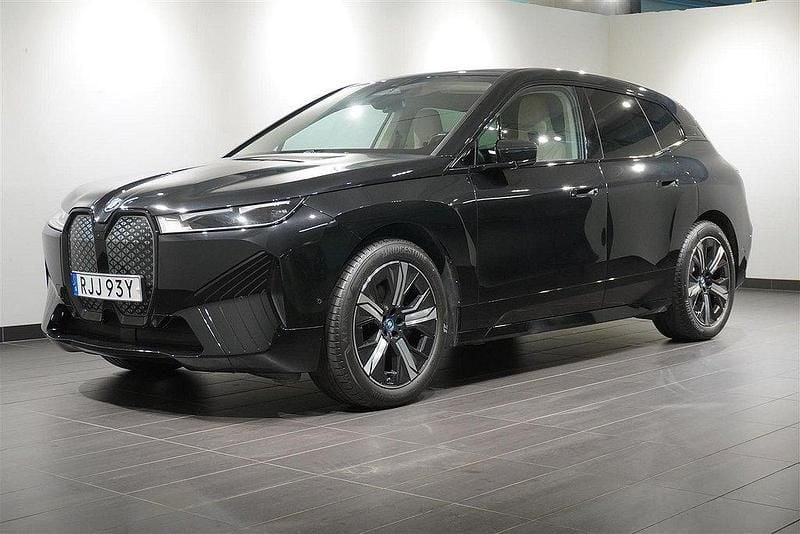 Okänd Begagnad 2023 BMW iX Sport Line SUV | 569 500 kr (Bra pris) - Bild 1/4
